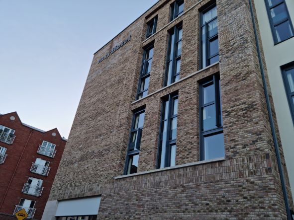 easyHotel Completion!
